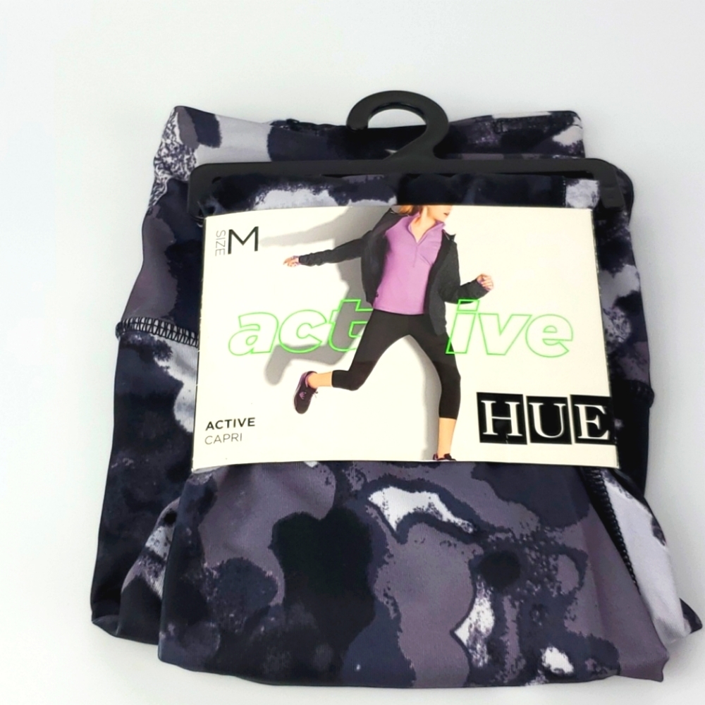HUE Blur Active Printed Capri Pants Size M